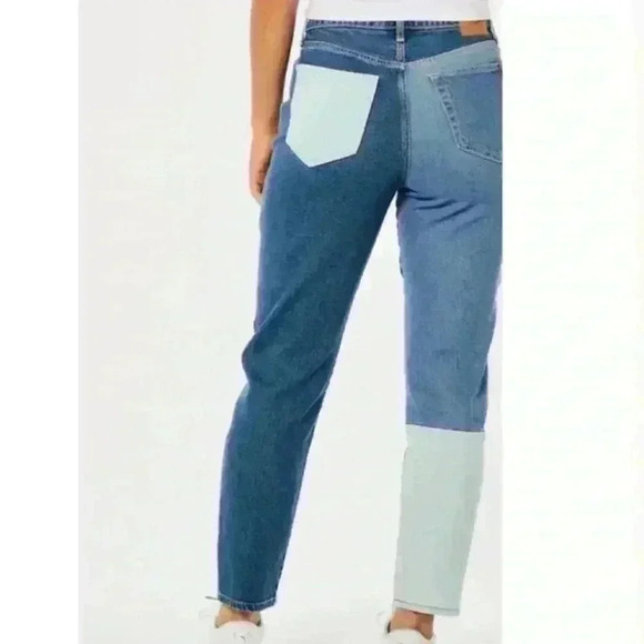 HOLLISTER | Ultra High-Rise Patchwork Mom Jeans - Picture 3 of 8